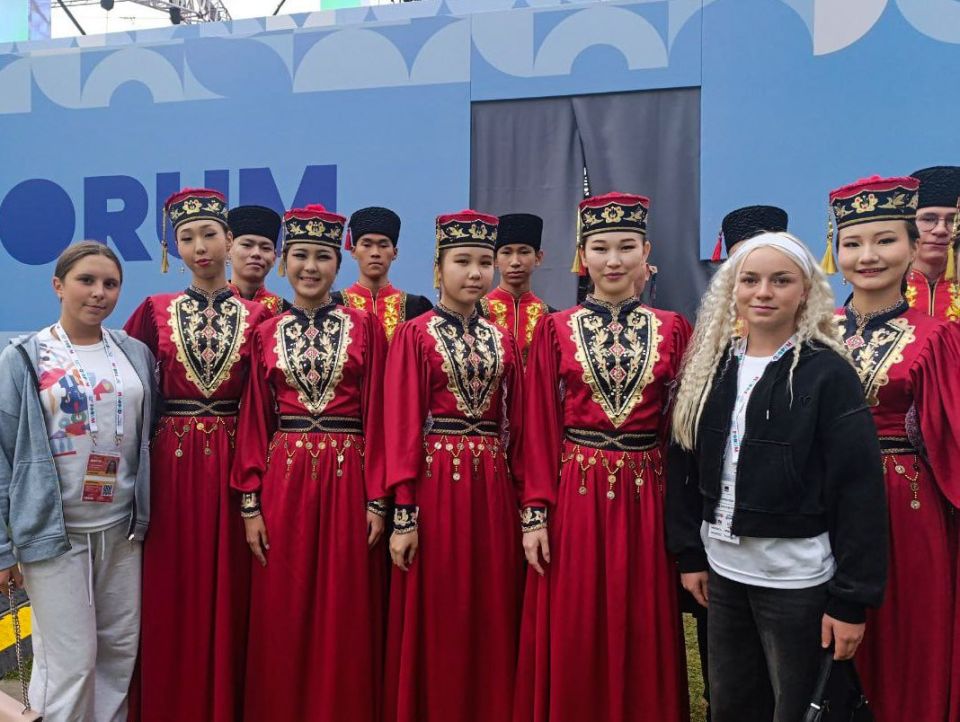 Творчески одарённые дети из Запорожской области приняли участие в IV Международном детском культурном форуме в Москве Творчески одарённые дети из Запорожской области приняли участие в IV Международном детском культурном форуме в Москве