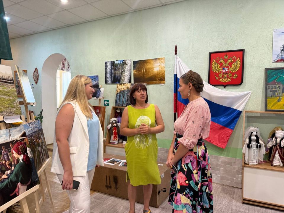 Сотрудники Министерства культуры Запорожской области оценили работу учреждений культуры Приазовья и Акимовки в рамках национального проекта «Семья» Сотрудники Министерства культуры Запорожской области оценили работу учреждений культуры Приазовья и Акимовки в рамках национального проекта «Семья»