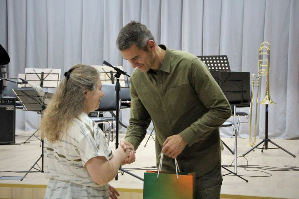 Фонд «Огонь жизни» передал интерактивные учебные пособия по музыке детским музыкальным школам Запорожской области Фонд «Огонь жизни» передал интерактивные учебные пособия по музыке детским музыкальным школам Запорожской области