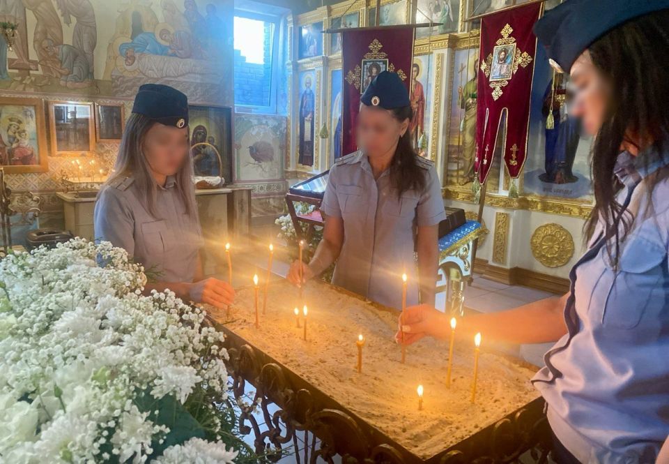 Сотрудники УФСИН России по Запорожской области приняли участие в молебне в честь небесного покровителя Сотрудники УФСИН России по Запорожской области приняли участие в молебне в честь небесного покровителя