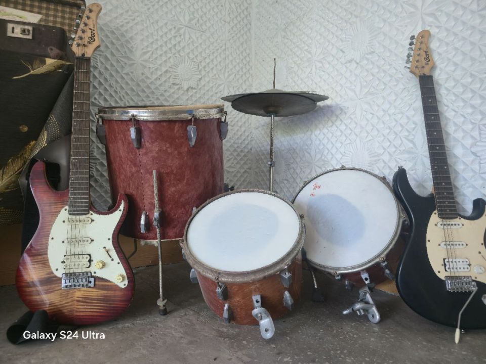 В Надеждинском Доме культуры появилась еще одна выставка по мотивами известного мультика " По следам бременских музыкантов " В Надеждинском Доме культуры появилась еще одна выставка по мотивами известного мультика " По следам бременских музыкантов "