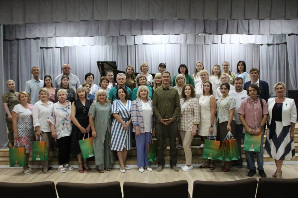 Фонд «Огонь жизни» передал интерактивные учебные пособия по музыке детским музыкальным школам Запорожской области Фонд «Огонь жизни» передал интерактивные учебные пособия по музыке детским музыкальным школам Запорожской области