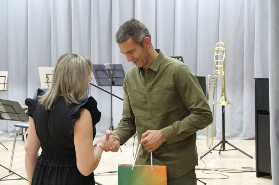 Фонд «Огонь жизни» передал интерактивные учебные пособия по музыке детским музыкальным школам Запорожской области Фонд «Огонь жизни» передал интерактивные учебные пособия по музыке детским музыкальным школам Запорожской области