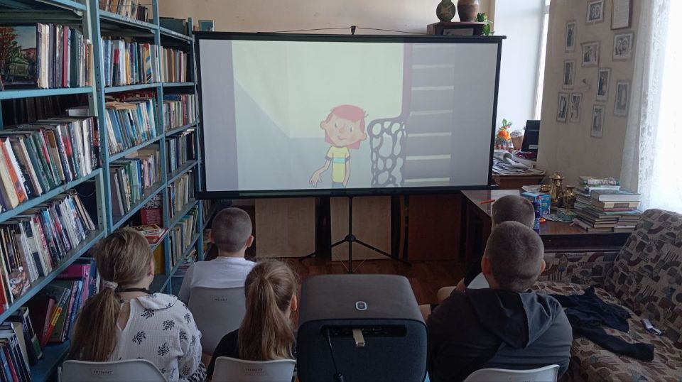В Ботиевской библиотеке прошло специальное мероприятие для детей — мульт-показ «Каникулы в Простоквашино» В Ботиевской библиотеке прошло специальное мероприятие для детей — мульт-показ «Каникулы в Простоквашино»