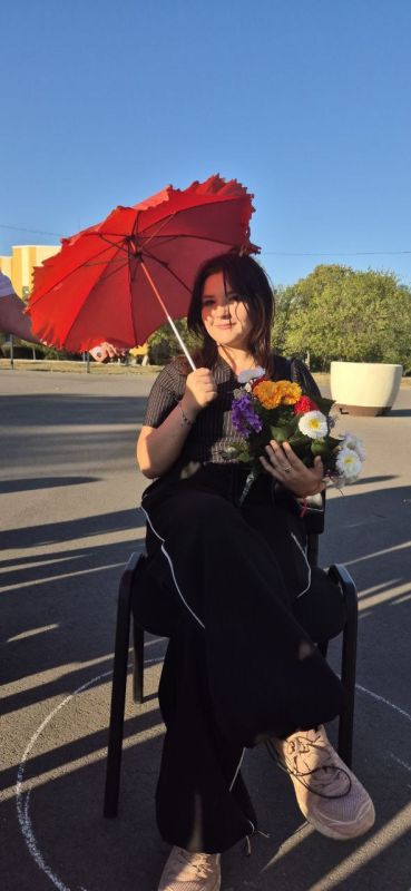 «Мир кино» так называлась развлекательная игровая программа которую, организовали 29 августа сотрудники Акимовского ЦДК, для всех, кто хотел окунуться в атмосферу кинематографа «Мир кино» так называлась развлекательная игровая программа которую, организовали 29 августа сотрудники Акимовского ЦДК, для всех, кто хотел окунуться в атмосферу кинематографа