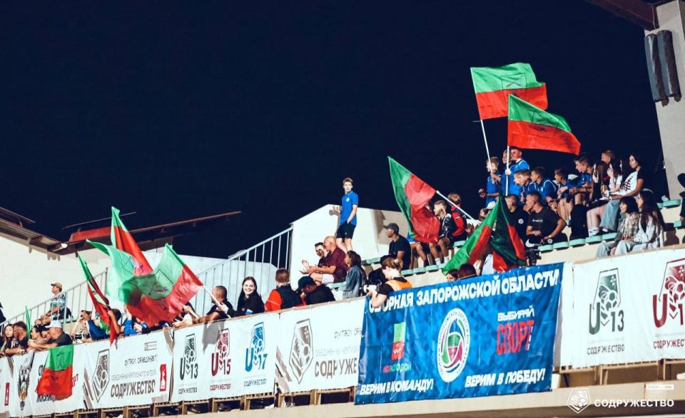   !         ( ) - 0:0!