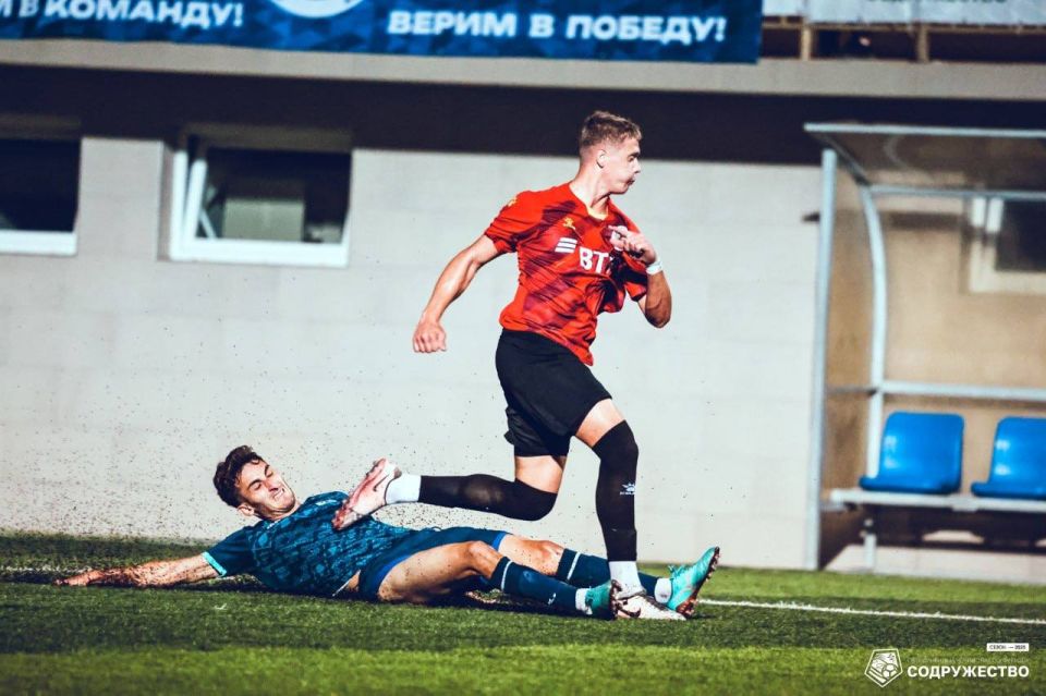   !         ( ) - 0:0!