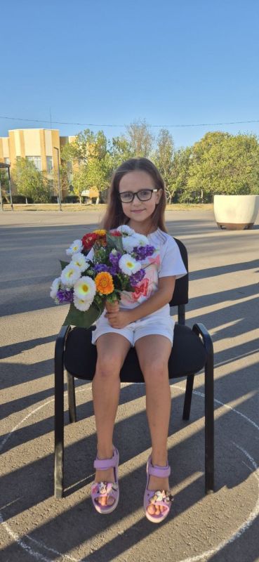 «Мир кино» так называлась развлекательная игровая программа которую, организовали 29 августа сотрудники Акимовского ЦДК, для всех, кто хотел окунуться в атмосферу кинематографа «Мир кино» так называлась развлекательная игровая программа которую, организовали 29 августа сотрудники Акимовского ЦДК, для всех, кто хотел окунуться в атмосферу кинематографа