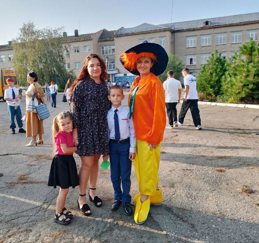 Библиотека встречает День знаний вместе с Незнайкой! Библиотека встречает День знаний вместе с Незнайкой!