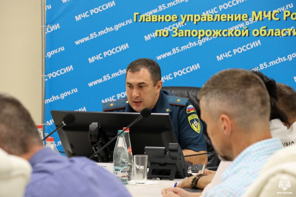 На базе главного управления МЧС России по Запорожской области проведено межведомственное рабочее совещание с Министерством образования и науки Запорожской области в рамках подготовки образовательных организаций к началу... На базе главного управления МЧС России по Запорожской области проведено межведомственное рабочее совещание с Министерством образования и науки Запорожской области в рамках подготовки образовательных организаций к началу...