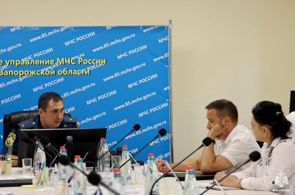 На базе главного управления МЧС России по Запорожской области проведено межведомственное рабочее совещание с Министерством образования и науки Запорожской области в рамках подготовки образовательных организаций к началу... На базе главного управления МЧС России по Запорожской области проведено межведомственное рабочее совещание с Министерством образования и науки Запорожской области в рамках подготовки образовательных организаций к началу...
