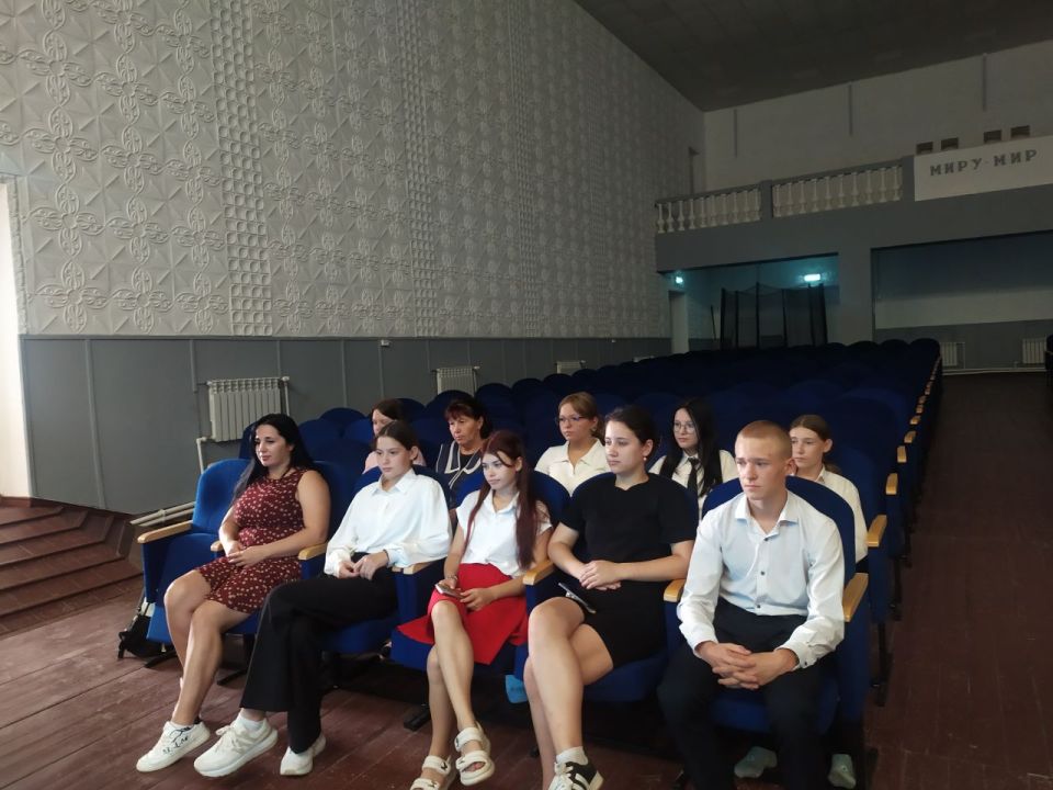 В Новоданиловском СДК провели беседу для участников художественной самодеятельности, посвящённую Дню солидарности в борьбе с терроризмом "Стоп терроризму!" В Новоданиловском СДК провели беседу для участников художественной самодеятельности, посвящённую Дню солидарности в борьбе с терроризмом "Стоп терроризму!"