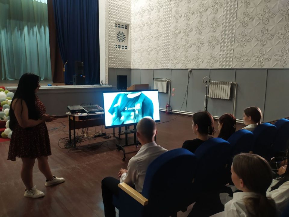 В Новоданиловском СДК провели беседу для участников художественной самодеятельности, посвящённую Дню солидарности в борьбе с терроризмом "Стоп терроризму!" В Новоданиловском СДК провели беседу для участников художественной самодеятельности, посвящённую Дню солидарности в борьбе с терроризмом "Стоп терроризму!"