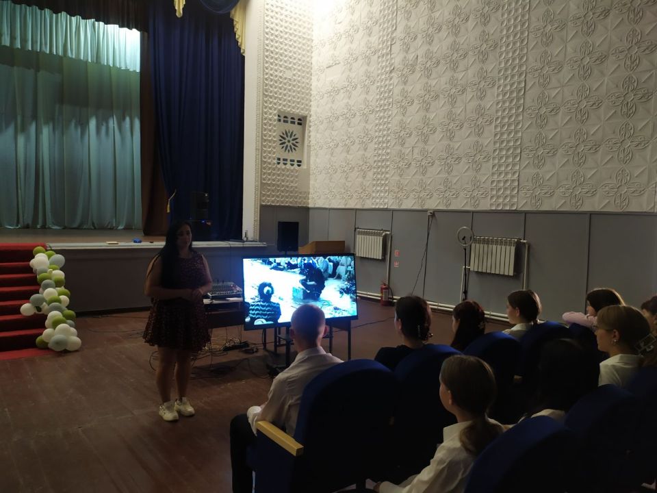 В Новоданиловском СДК провели беседу для участников художественной самодеятельности, посвящённую Дню солидарности в борьбе с терроризмом "Стоп терроризму!" В Новоданиловском СДК провели беседу для участников художественной самодеятельности, посвящённую Дню солидарности в борьбе с терроризмом "Стоп терроризму!"