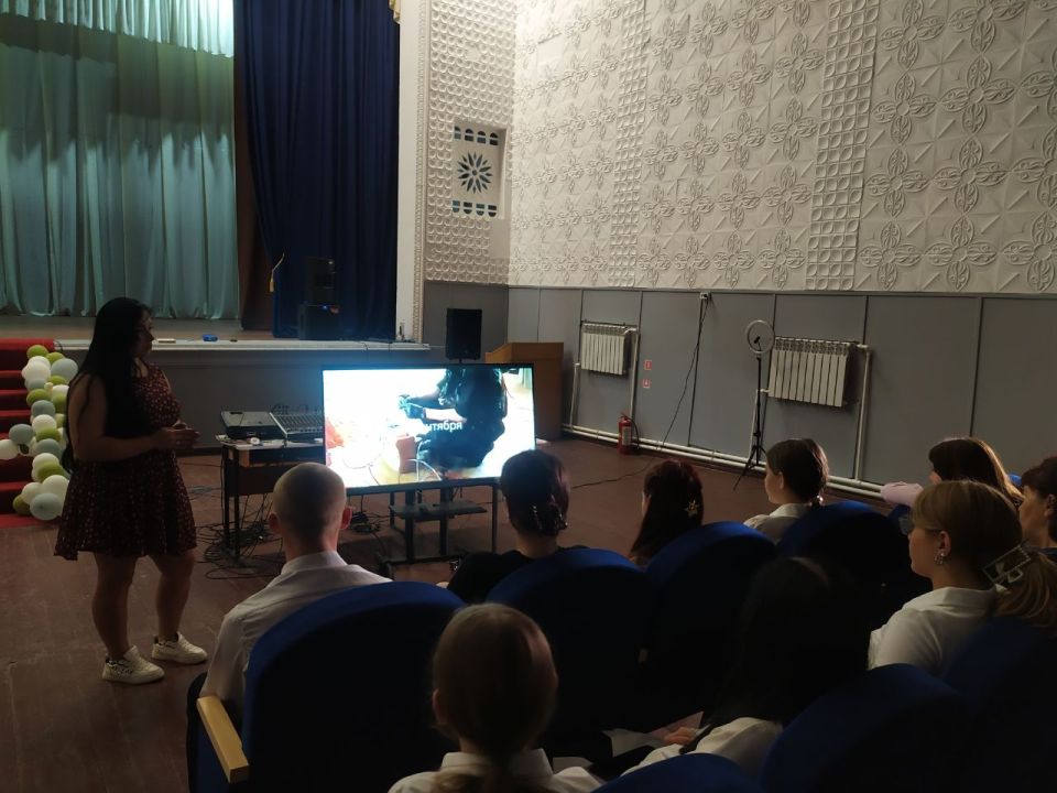 В Новоданиловском СДК провели беседу для участников художественной самодеятельности, посвящённую Дню солидарности в борьбе с терроризмом "Стоп терроризму!" В Новоданиловском СДК провели беседу для участников художественной самодеятельности, посвящённую Дню солидарности в борьбе с терроризмом "Стоп терроризму!"