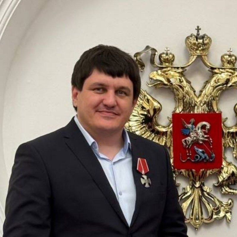 WarGonzo: В Кремле наградили героев и певцов Русской Весны WarGonzo: В Кремле наградили героев и певцов Русской Весны