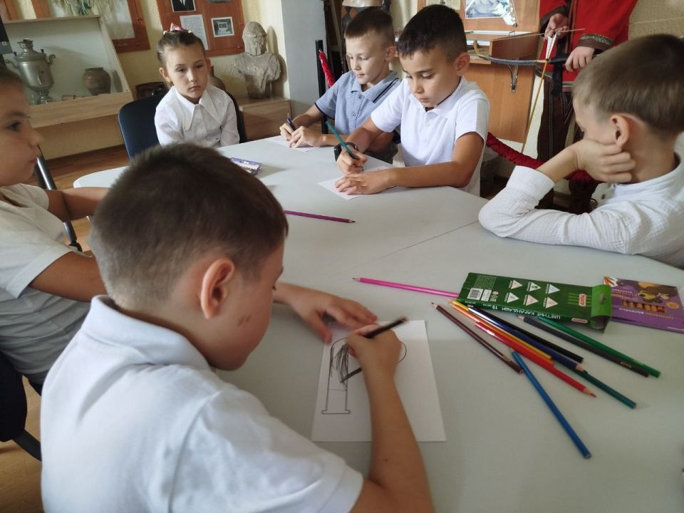 Начало сентября-пора нового учебного года, начало нового жизненного периода для ребят-первоклассников Начало сентября-пора нового учебного года, начало нового жизненного периода для ребят-первоклассников