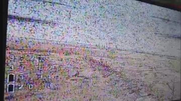 Военнослужащий FPV-расчета взвода беспилотных систем «Кама» танкового батальона «Казань» 291 гвардейского мотострелкового полка 42 гвардейской мотострелковой дивизии с позывным «Кныш» передает горящий «ПРИВЕТ» противнику!!!!...