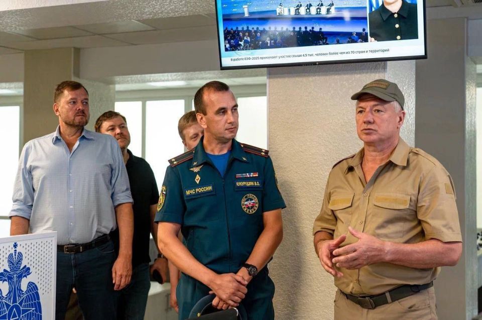 Заместитель Председателя Правительства Российской Федерации Марат Хуснуллин и Губернатор Запорожской области Евгений Балицкий оценили восстановленное здание Главного управления МЧС России в Запорожской области Заместитель Председателя Правительства Российской Федерации Марат Хуснуллин и Губернатор Запорожской области Евгений Балицкий оценили восстановленное здание Главного управления МЧС России в Запорожской области