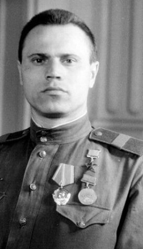    (19131976)     (1943)