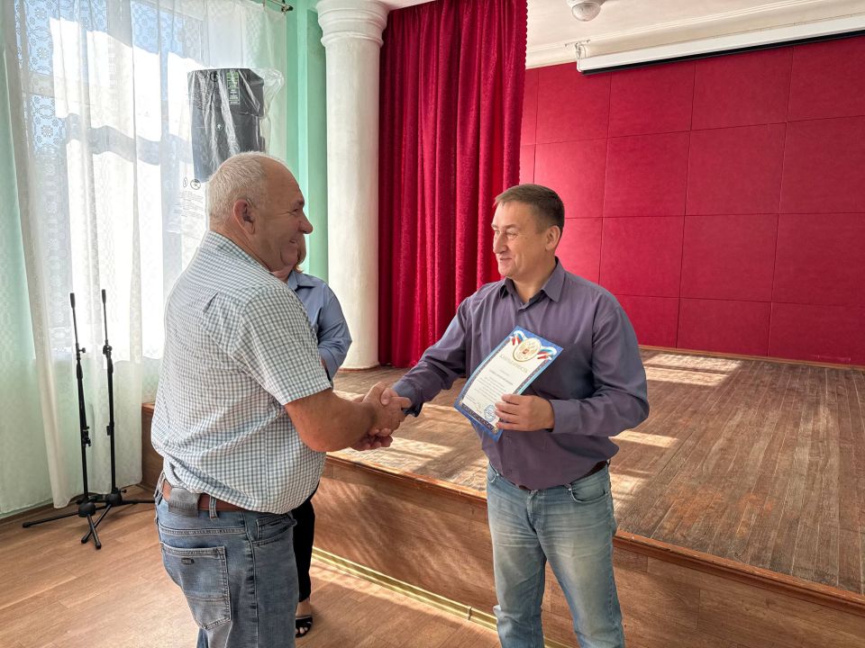 В МКУ ДО "Акимовская ДШИ" состоялась встреча руководства округа с трудовым коллективом