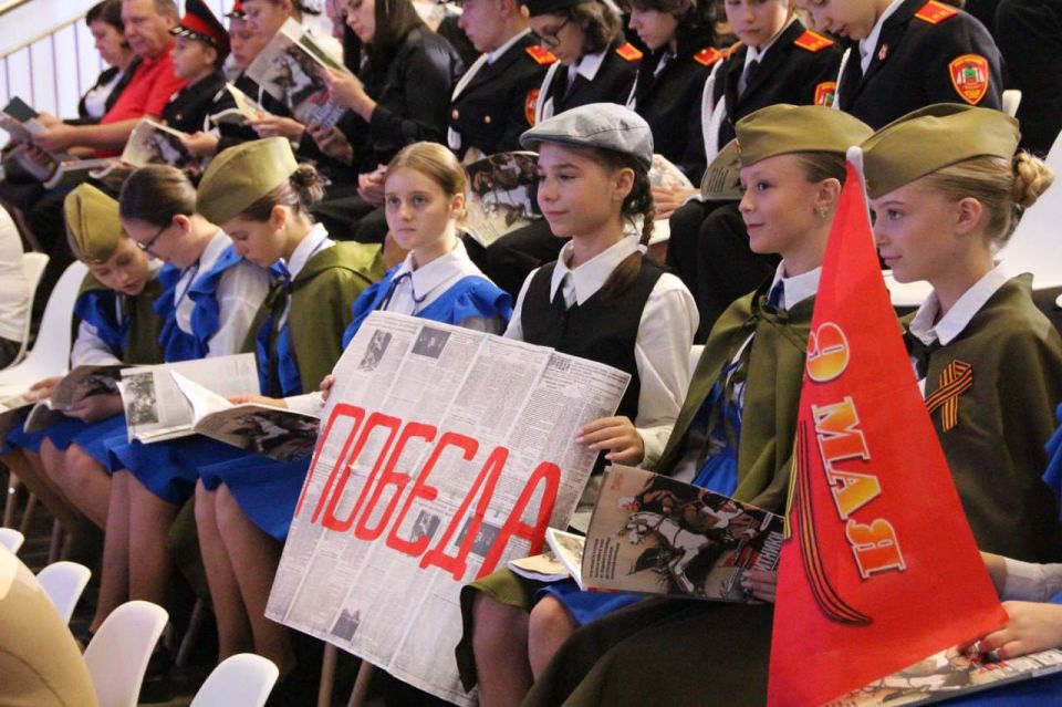 Сотрудники Министерства культуры приняли участие в презентации специального выпуска журнала «Родина», которая состоялась в Мелитополе Сотрудники Министерства культуры приняли участие в презентации специального выпуска журнала «Родина», которая состоялась в Мелитополе