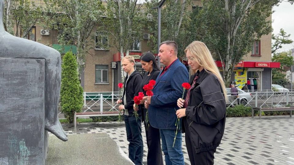 Митинг-реквием, посвященный Дню памяти жертв фашизма, состоялся в Областном центре искусств и народного творчества Митинг-реквием, посвященный Дню памяти жертв фашизма, состоялся в Областном центре искусств и народного творчества