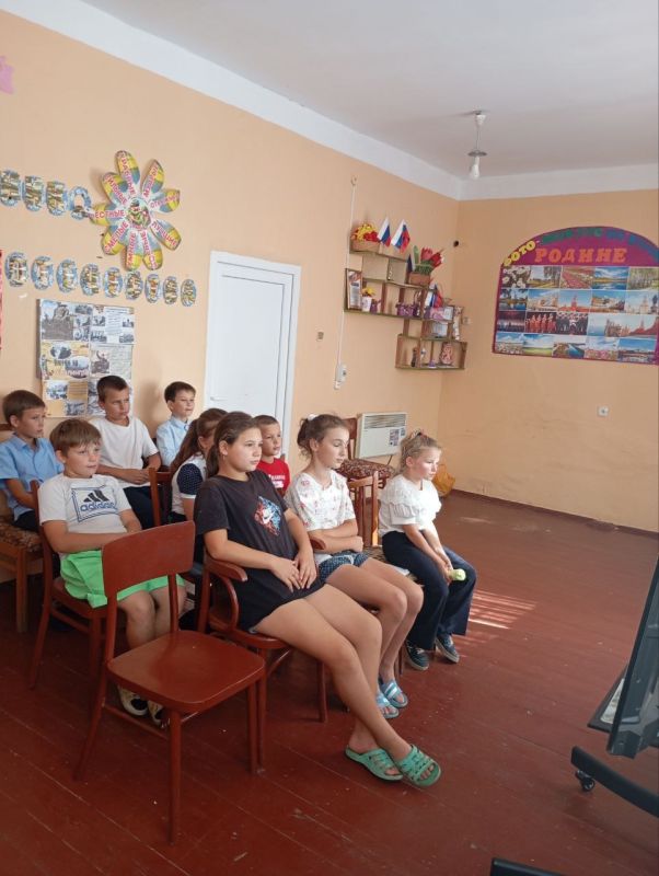 В Волчанском ДК совместно с библиотекой состоялось значимое патриотическое мероприятие, приуроченное ко Дню воинской славы России — Победе русской эскадры под командованием Фёдора Ушакова над турецкой эскадрой у мыса Тендра В Волчанском ДК совместно с библиотекой состоялось значимое патриотическое мероприятие, приуроченное ко Дню воинской славы России — Победе русской эскадры под командованием Фёдора Ушакова над турецкой эскадрой у мыса Тендра