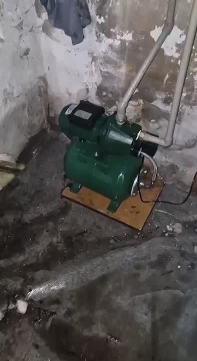 Дагестанские специалисты установили водяной насос и провели электропроводку в школе пгт Михайловки