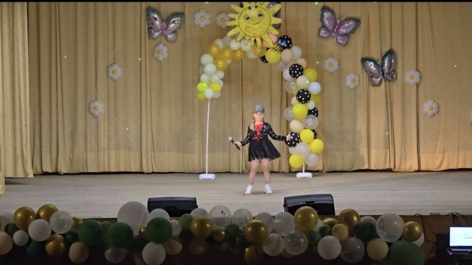 Выражаю огромную благодарность нашей дружной команде! Несмотря на то что концерт прошёл в онлайн режиме мы смогли сделать его ярким и зрелищным Выражаю огромную благодарность нашей дружной команде! Несмотря на то что концерт прошёл в онлайн режиме мы смогли сделать его ярким и зрелищным