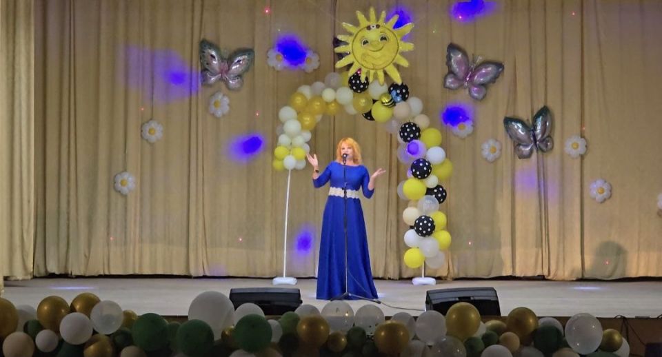 Выражаю огромную благодарность нашей дружной команде! Несмотря на то что концерт прошёл в онлайн режиме мы смогли сделать его ярким и зрелищным Выражаю огромную благодарность нашей дружной команде! Несмотря на то что концерт прошёл в онлайн режиме мы смогли сделать его ярким и зрелищным