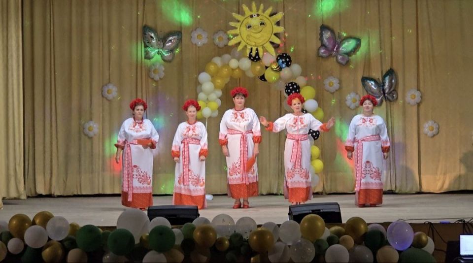 Выражаю огромную благодарность нашей дружной команде! Несмотря на то что концерт прошёл в онлайн режиме мы смогли сделать его ярким и зрелищным Выражаю огромную благодарность нашей дружной команде! Несмотря на то что концерт прошёл в онлайн режиме мы смогли сделать его ярким и зрелищным