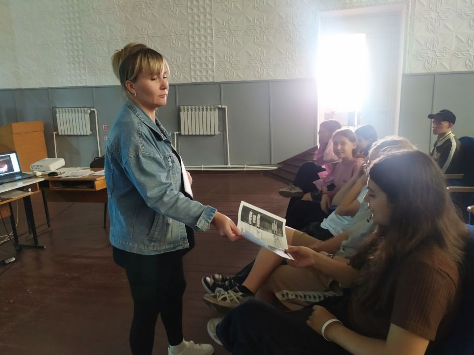 В Новоданиловском СДК МКУ "Акимовская ЦКС" для участников художественной самодеятельности проведена Акция "Свеча памяти жертвам теракта" В Новоданиловском СДК МКУ "Акимовская ЦКС" для участников художественной самодеятельности проведена Акция "Свеча памяти жертвам теракта"