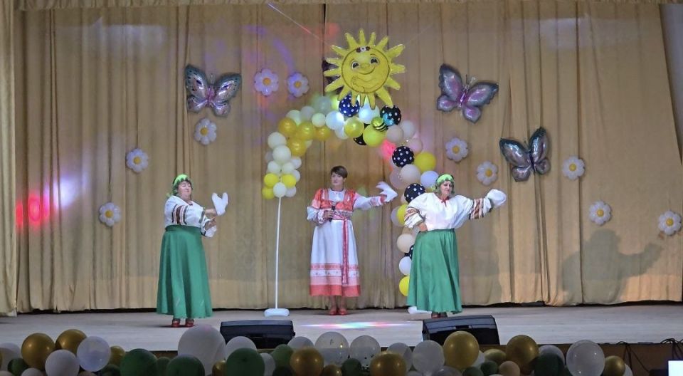 Выражаю огромную благодарность нашей дружной команде! Несмотря на то что концерт прошёл в онлайн режиме мы смогли сделать его ярким и зрелищным Выражаю огромную благодарность нашей дружной команде! Несмотря на то что концерт прошёл в онлайн режиме мы смогли сделать его ярким и зрелищным