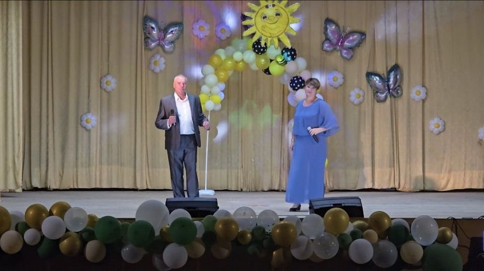 Выражаю огромную благодарность нашей дружной команде! Несмотря на то что концерт прошёл в онлайн режиме мы смогли сделать его ярким и зрелищным Выражаю огромную благодарность нашей дружной команде! Несмотря на то что концерт прошёл в онлайн режиме мы смогли сделать его ярким и зрелищным