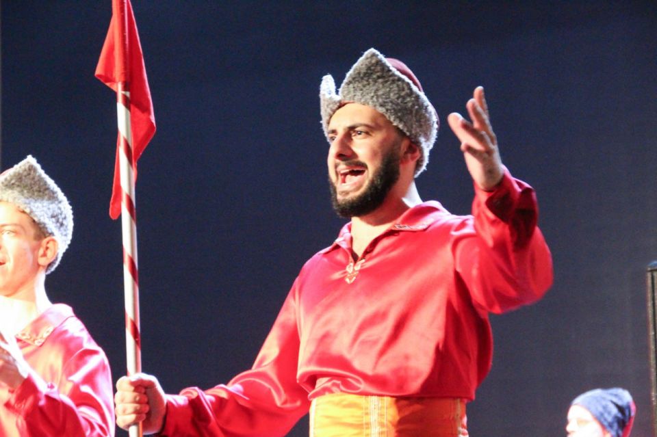 Ансамбль казачьей песни и пляски «Разгуляй» имени С. В. Балабана выступил в Мелитополе Ансамбль казачьей песни и пляски «Разгуляй» имени С. В. Балабана выступил в Мелитополе