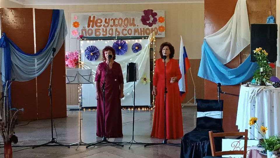 Вечер русского романса "Не уходи, побудь со мной..." состоялся в Давыдовском СДК