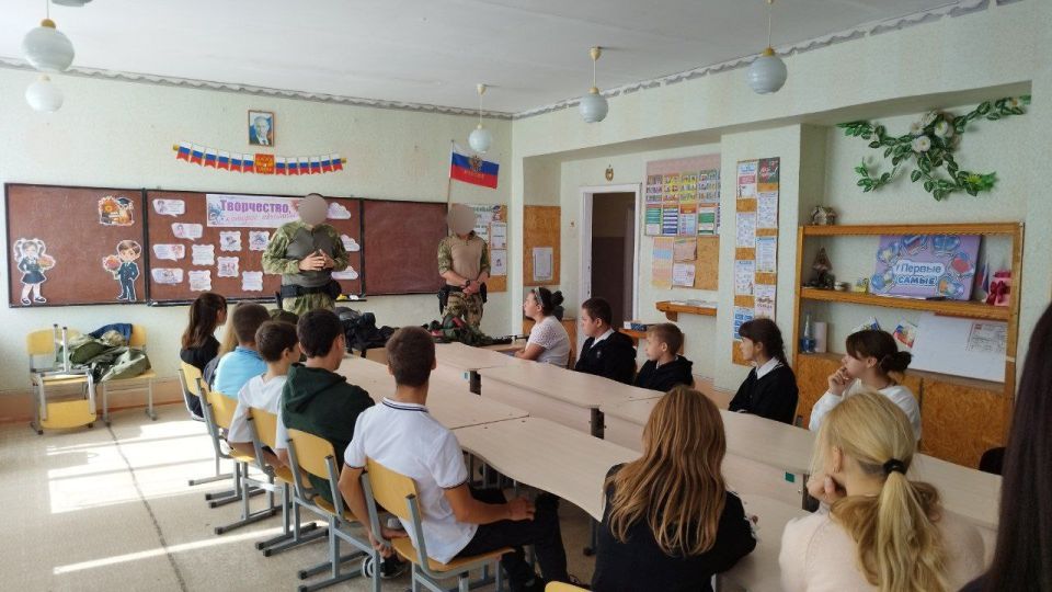 "Урок Мужества" в Анновской школе-детский сад