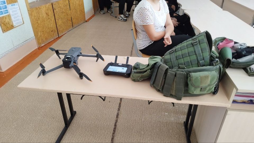 "Урок Мужества" в Анновской школе-детский сад "Урок Мужества" в Анновской школе-детский сад