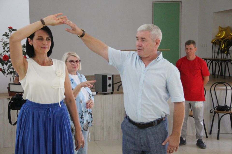 В Мелитополе прошел мастер-класс по вальсу «Разговор на языке танца»