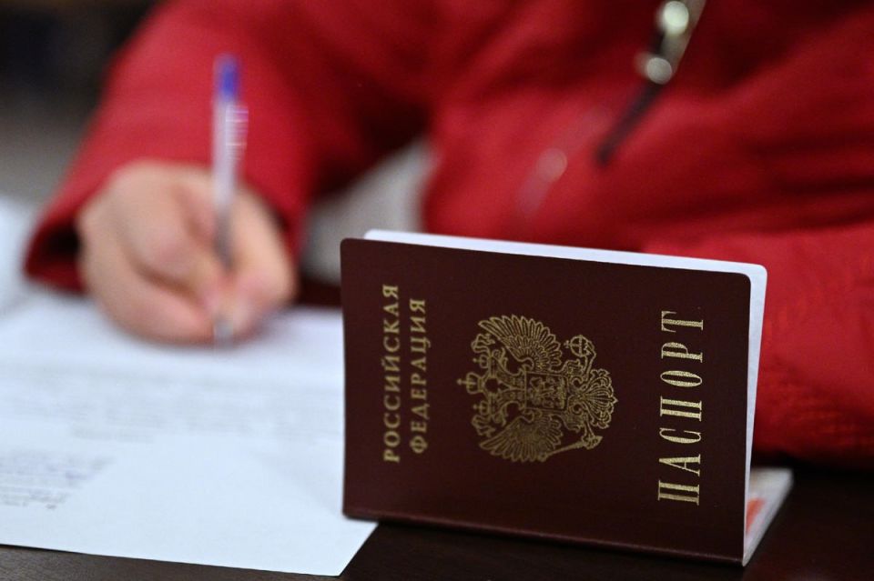Суд установил ошибку в украинских документах жительницы Токмакского района, из-за которой она не могла получить паспорт РФ