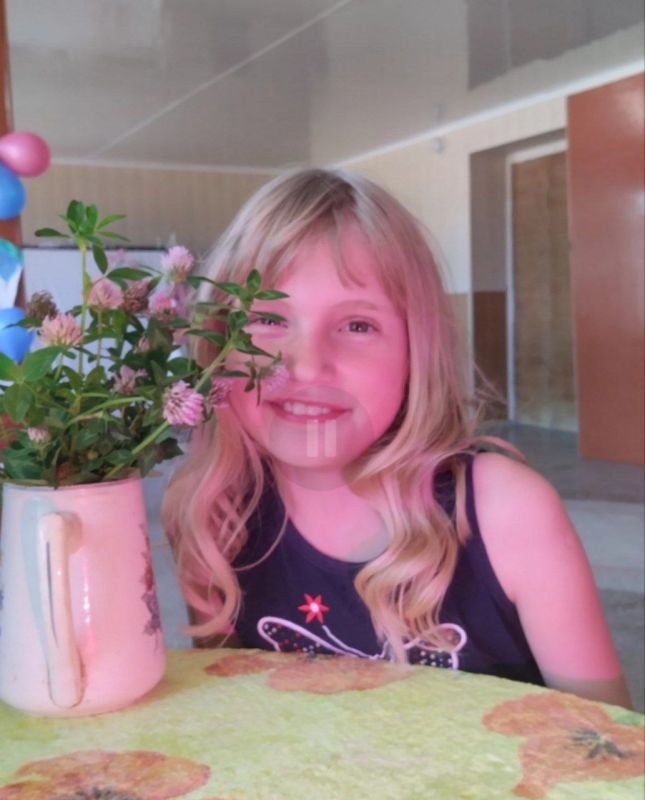 В Давыдовском СДК открылась персональная выставка участницы художественной самодеятельности, юной художницы Юлии Перетятко