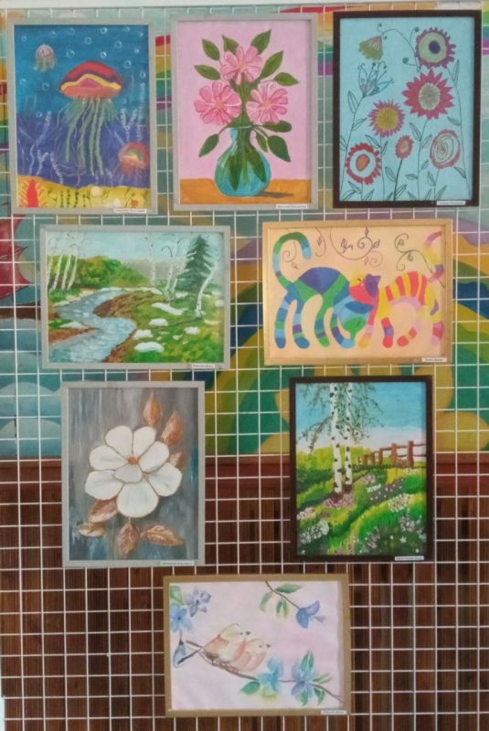 Учащиеся Нововасильевской ДШИ подготовили выставку детских рисунков, посвящёную ко Дню посёлка Учащиеся Нововасильевской ДШИ подготовили выставку детских рисунков, посвящёную ко Дню посёлка