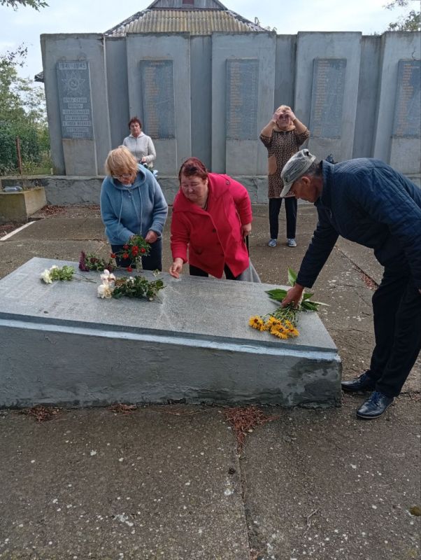 «Уходят годы, остается память» «Уходят годы, остается память»