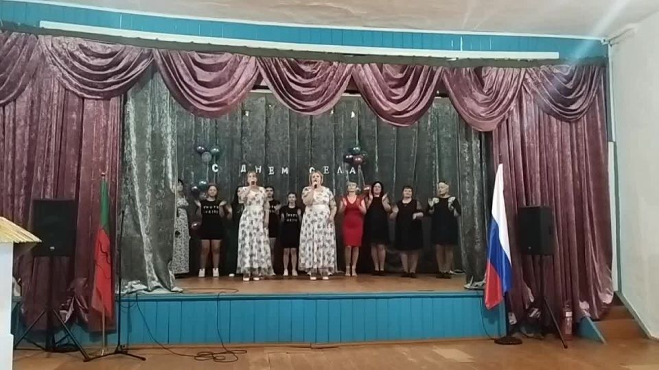 В рамках празднования Дня села Анновка в Анновском сельском клубе МКУ "Акимовская ЦКС" состоялся праздничный концерт