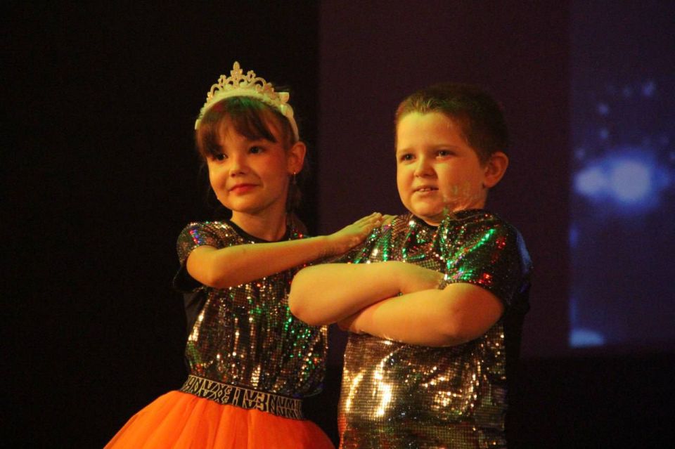 Концерт танцевального коллектива «Карамель» к Международному дню мира состоялся в Мелитополе Концерт танцевального коллектива «Карамель» к Международному дню мира состоялся в Мелитополе