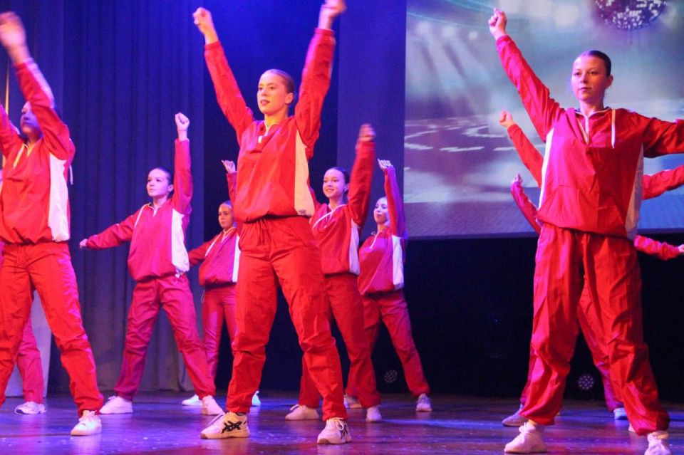 Концерт танцевального коллектива «Карамель» к Международному дню мира состоялся в Мелитополе Концерт танцевального коллектива «Карамель» к Международному дню мира состоялся в Мелитополе