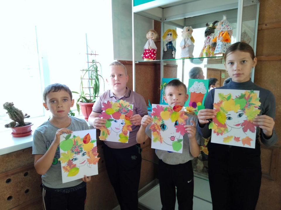 22 сентября в Строгановском доме культуры состоялся осенний мастер-класс «Девушка - Осень» 22 сентября в Строгановском доме культуры состоялся осенний мастер-класс «Девушка - Осень»