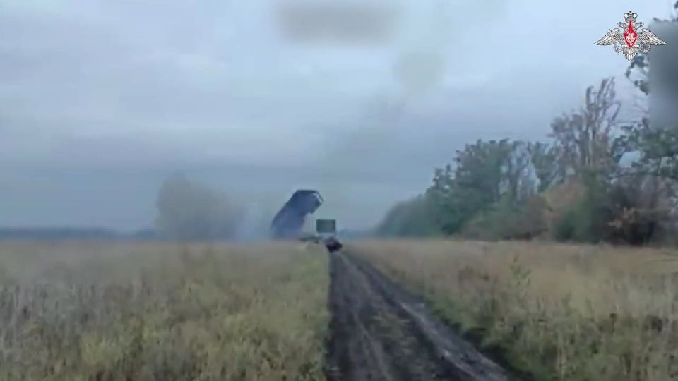 Минобороны России: Расчёт ТОС-1А «Солнцепёк» группировки «Восток» уничтожил опорный пункт ВСУ в районе населённого пункта Червоное в Запорожской области