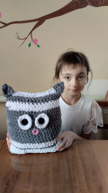 В Приазовском ДК на кружке " Вязание крючком " воспитанницы вязали игрушки, развивая свои творческие способности